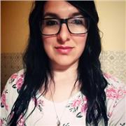 Laureata Magistrale in Lingue impartisce lezioni online e in presenza di francese, inglese e altre materie ad alunni dai 6 anni in poi